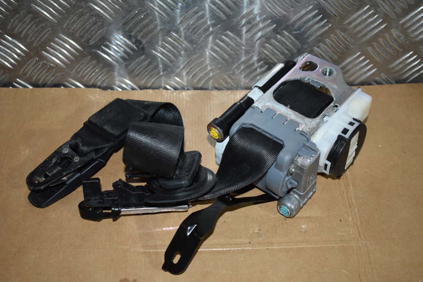 IDEALNY tension belt adjuster front front left PORSCHE MACAN 1 9