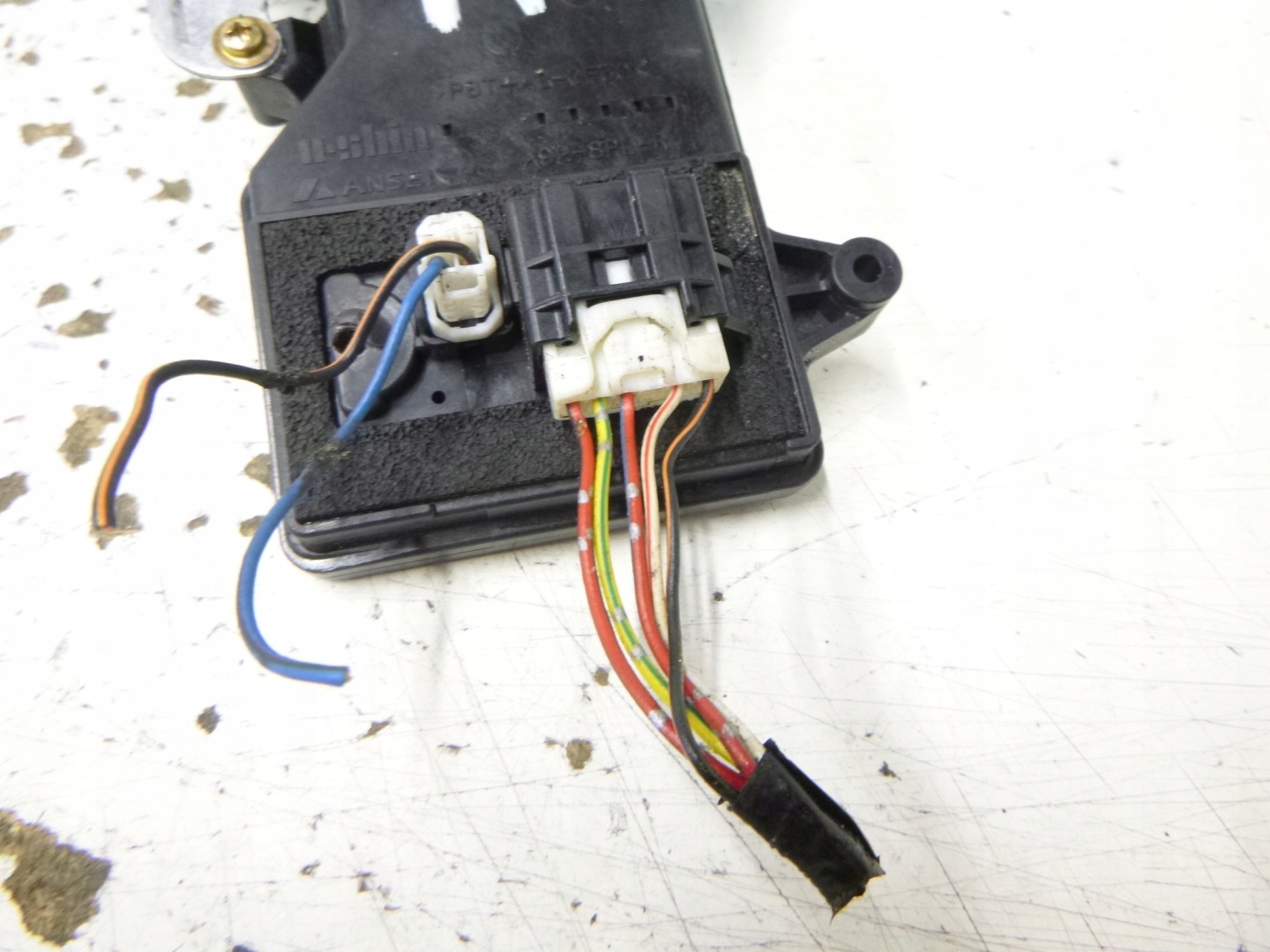 lock door front right Mazda 6 2005r.