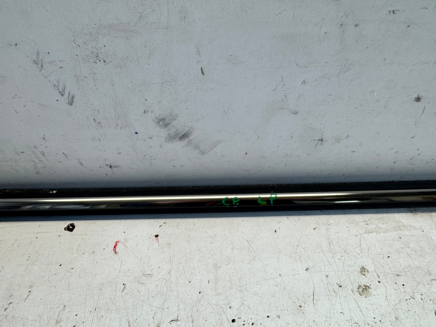 OPEL CORSA E moulding dust door left front CHROM 13431191