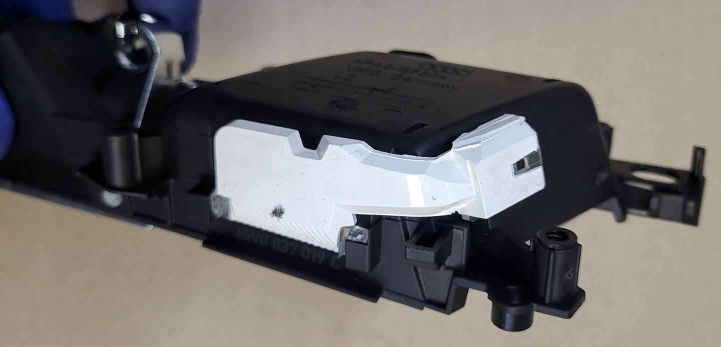 handle inner left front PODSWIETLENIE LED AUDI A4 B9 8W A5 F5 OE EU