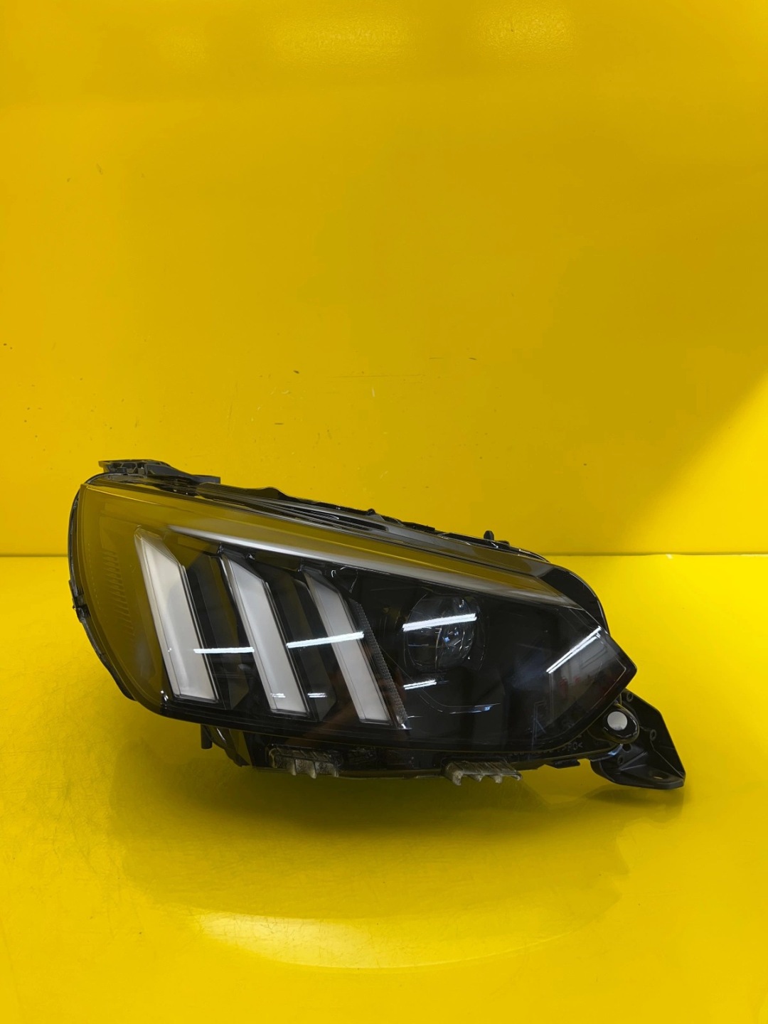 light right front Peugeot 208 II 2008 II Full Led 9841641980
