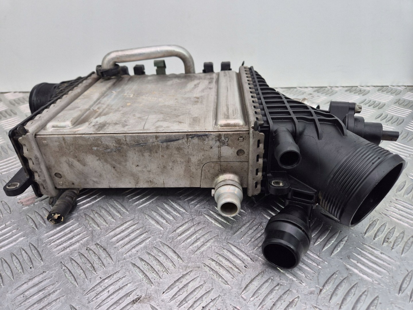 Mercedes C300 W205 2.0 Intercooler A2640905300 M264.920