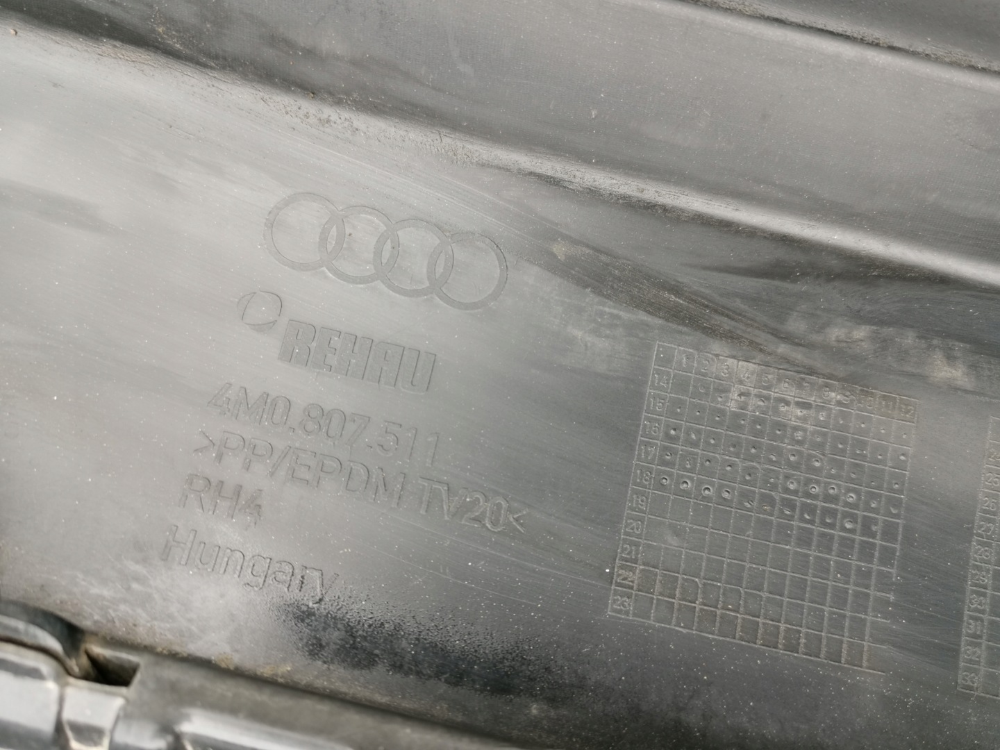 AUDI Q7 S-Line bumper rear part rear 4M0807511