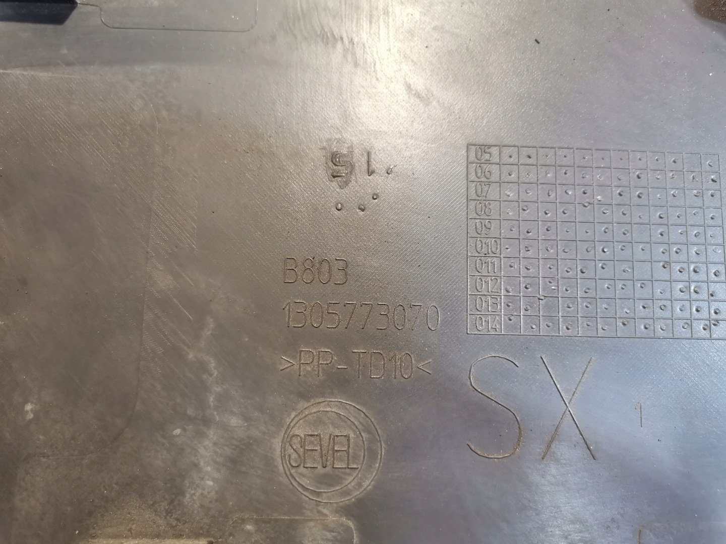 moulding door front left JUMPER II BOXER II DUCATO III 1305773070