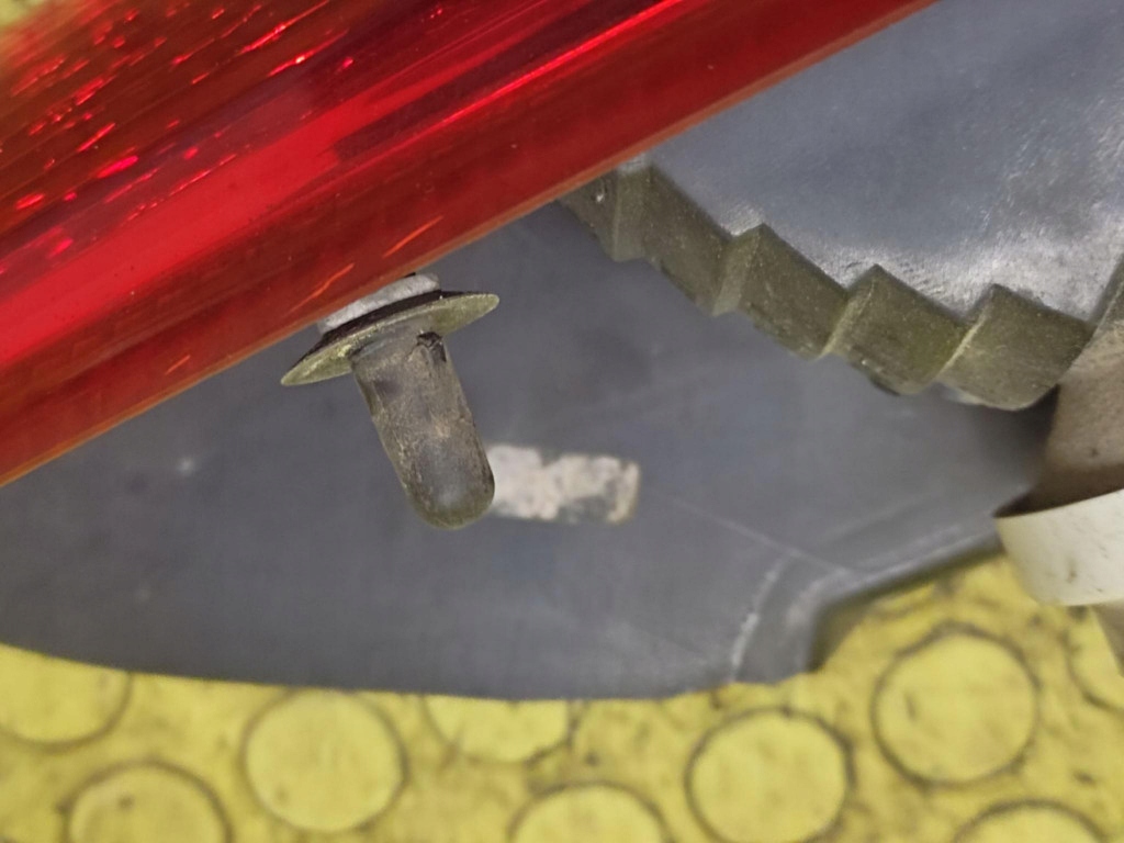 FORD FOCUS MK2 KOMBI light left rear part 4M5113405