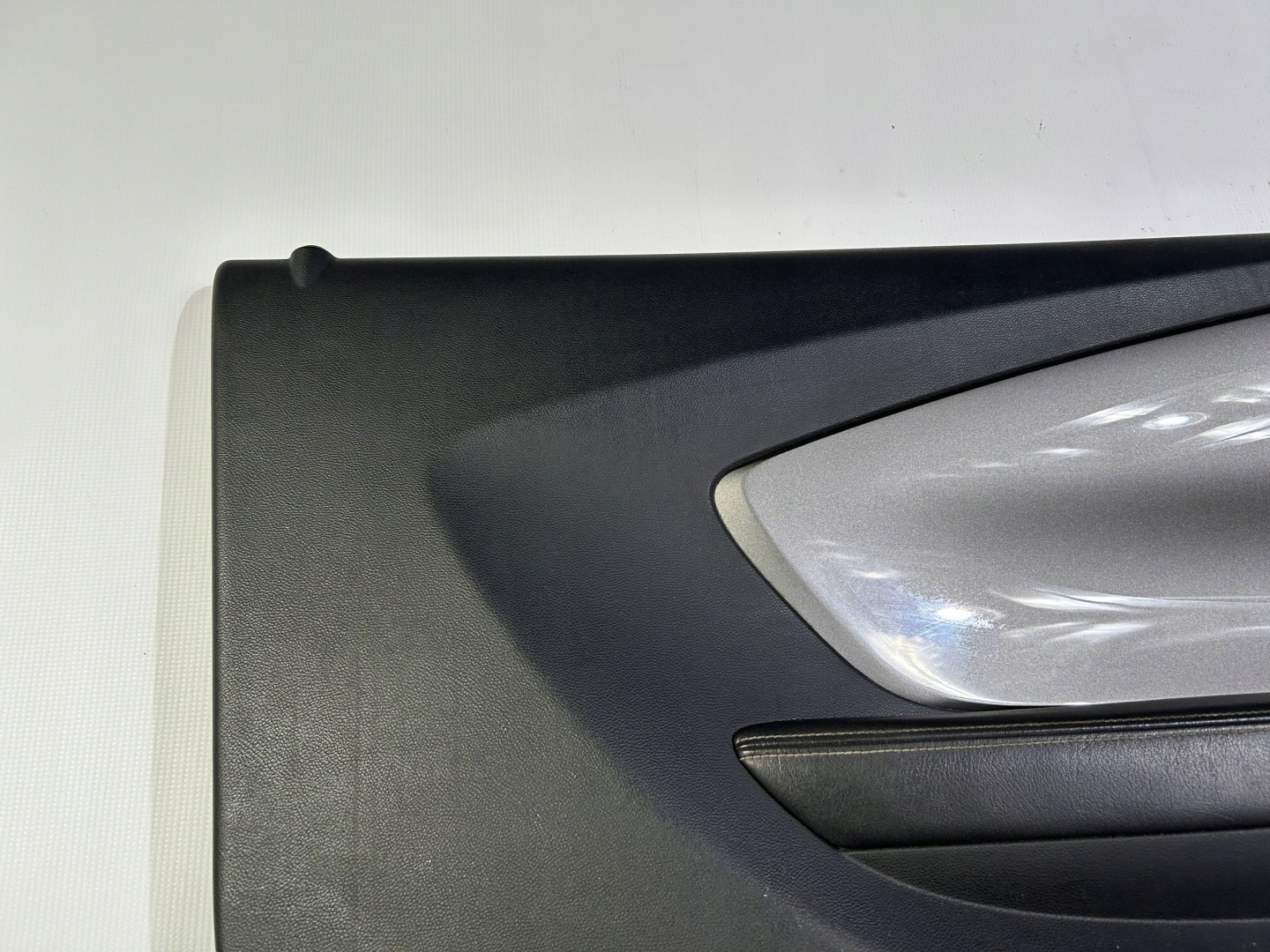 side upholstery side door left front front Chevrolet Camaro 2009