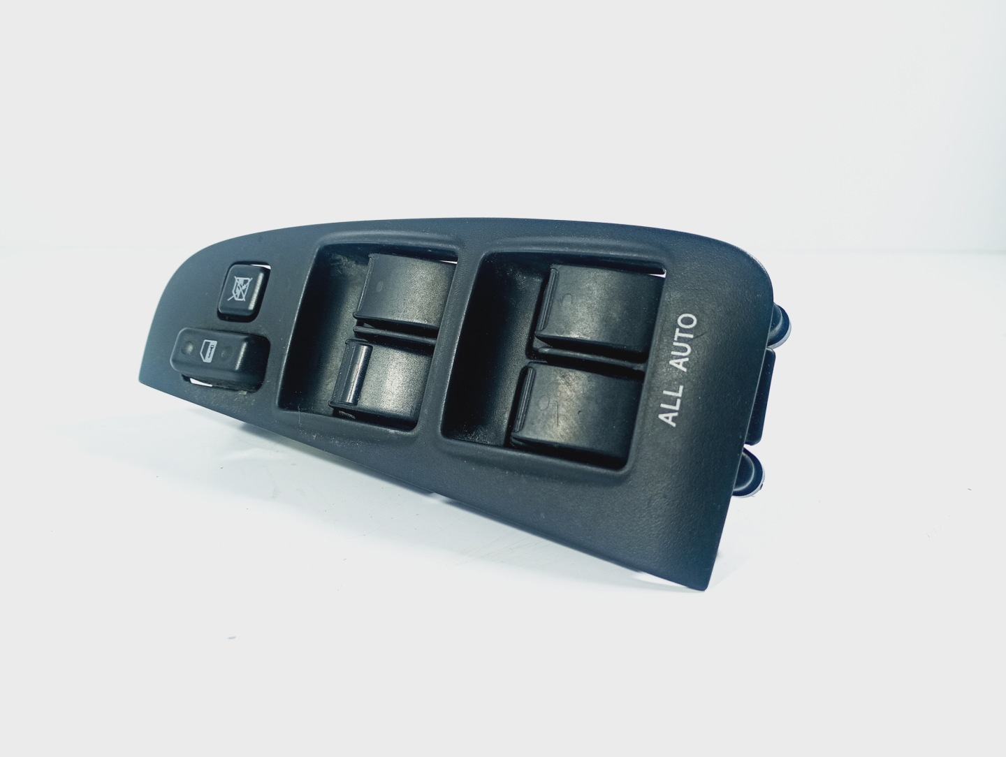 switch panel windows left front 848025210B0 TOYOTA Avensis T25 06-08