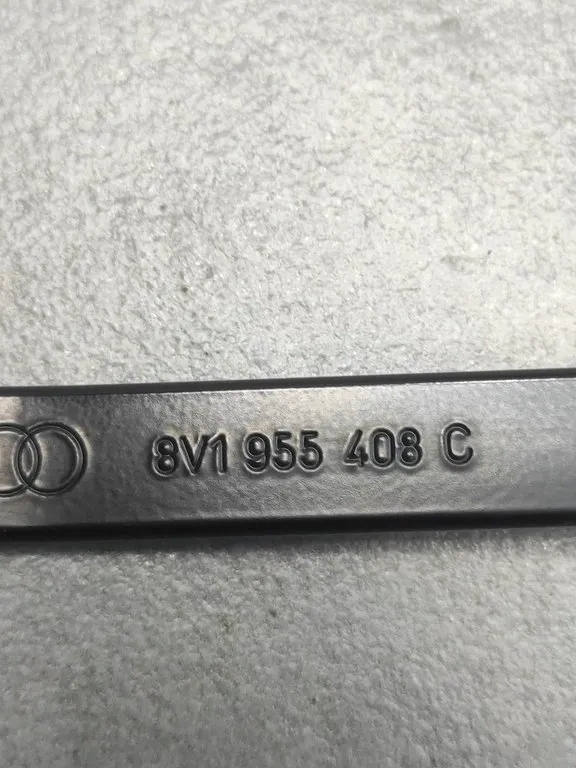 Audi A3 S3 8V arm WYCIERACZI right 8V1955408C