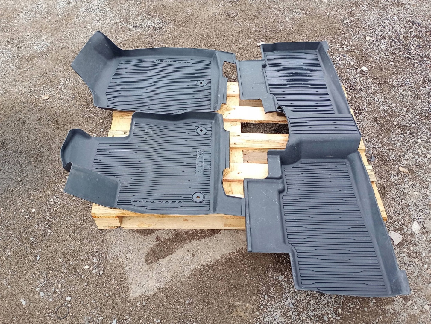 mats rubber oryginalne komplet Ford Explorer VI 3.0 ST 2020