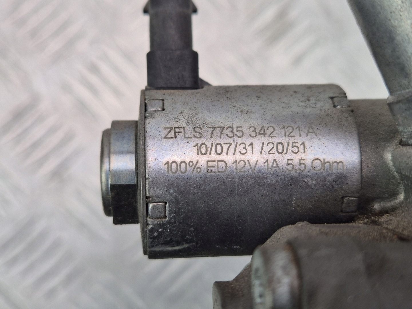 Mercedes M271 E250 CGI W212 pompe direction assistée A0064667501