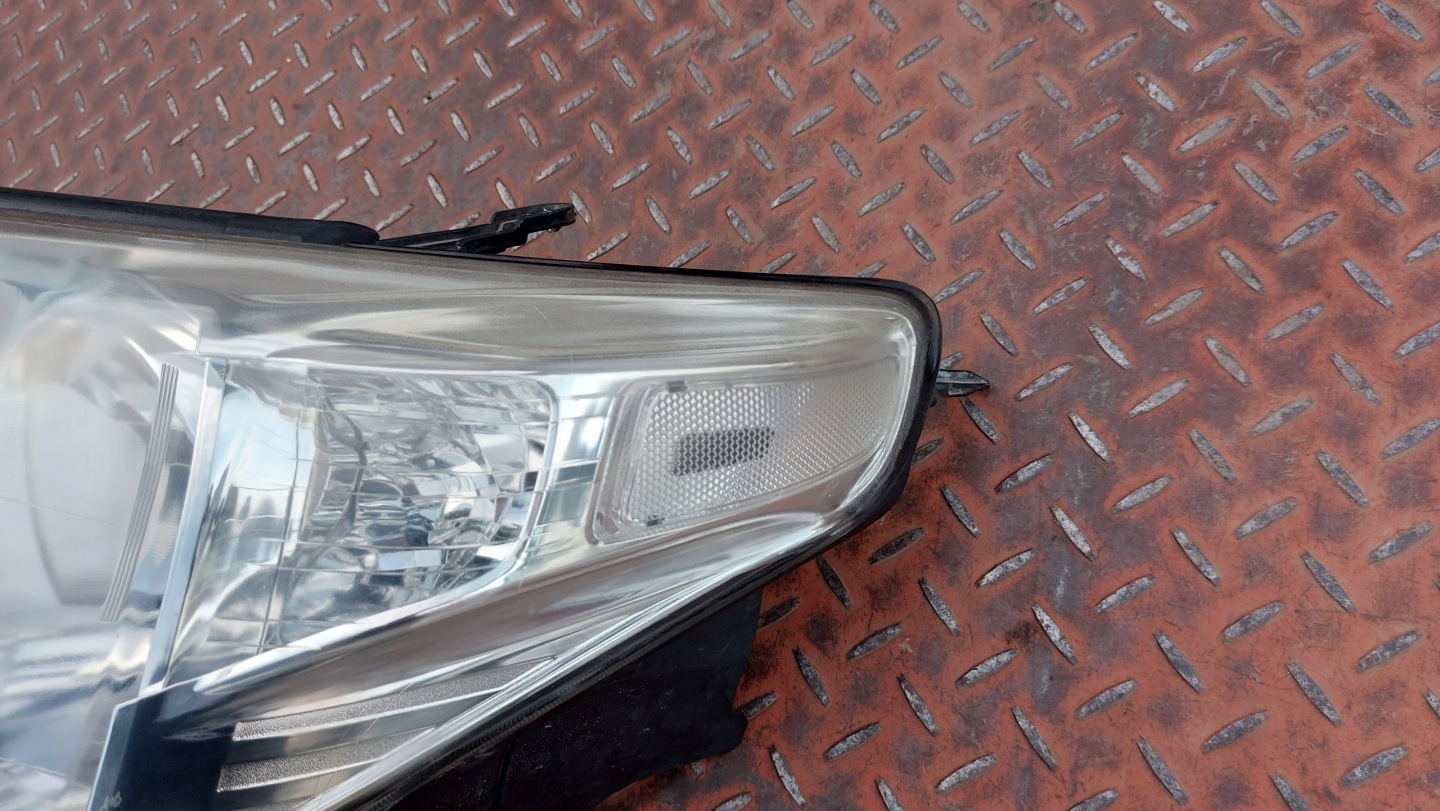 REFLEKTOR light left left front TOYOTA LAND CRUISER J200 07