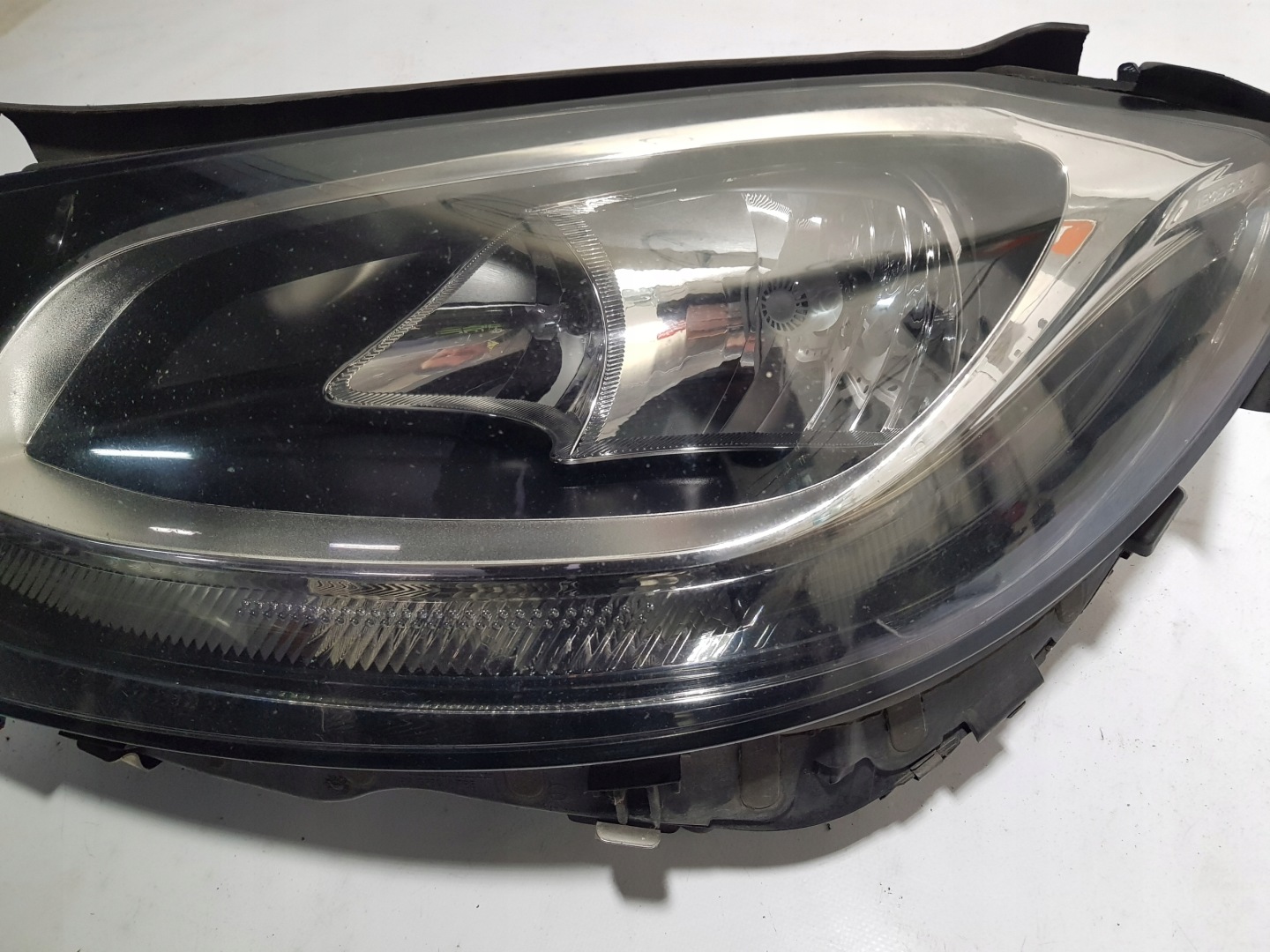 MERCEDES W205 light left front 2059066702