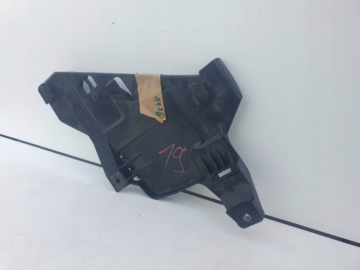 Audi Q5 SQ5 8R 3.0 TFSI bracket holder lights przedniej right front