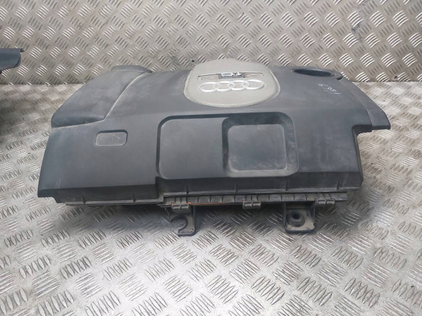 Gehäuse filter luft AUDI A3 8P 1.6 FSI 03C129607P 068905379A