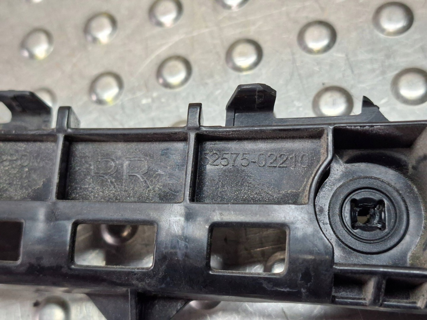 Support Support plaque Pare choc Arrière Droite TOYOTA COROLLA E12 19- Berline 52575-02210