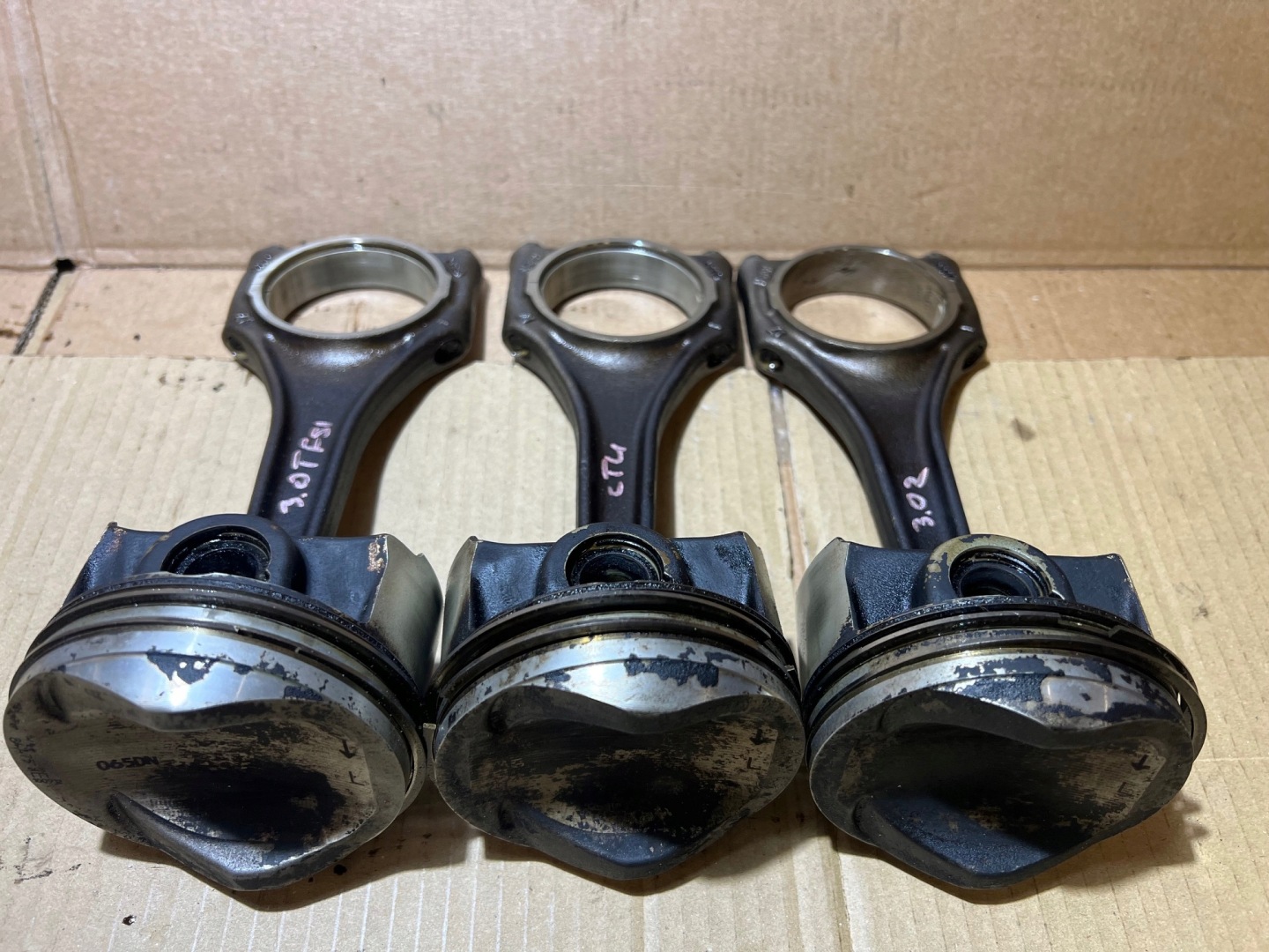 AUDI A8 D4 3.0 TFSI left piston connecting rod R6EH