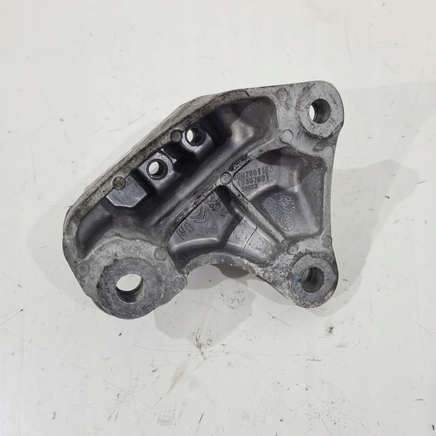 Support Support plaque Moteur CITROEN JUMPY III 3 SPACETOURER 9807981180