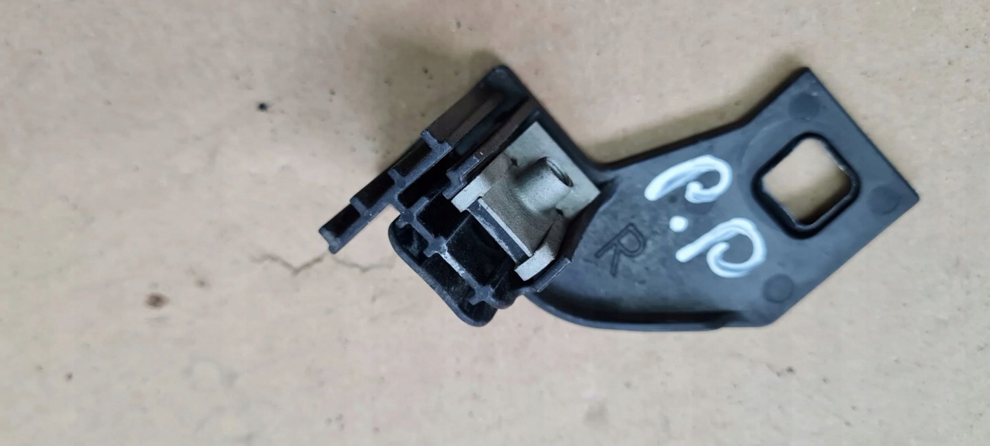 A7 4G bracket holder supports lights right front
