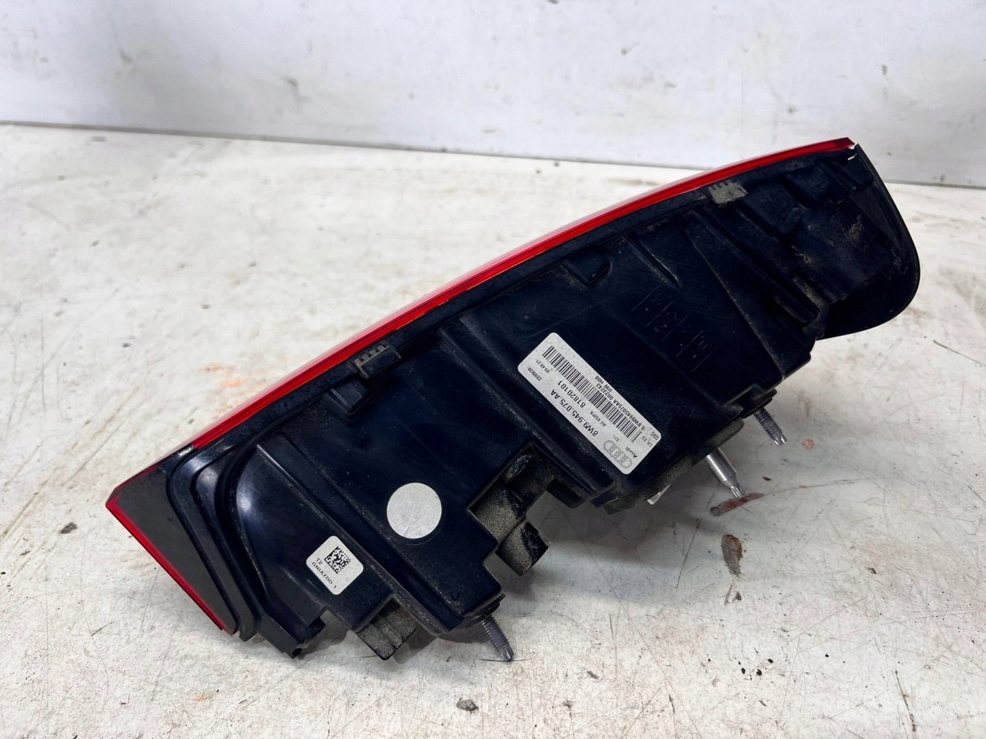 light left rear part to the bonnet LED AUDI A4 B9 AVANT 8W9945075AA