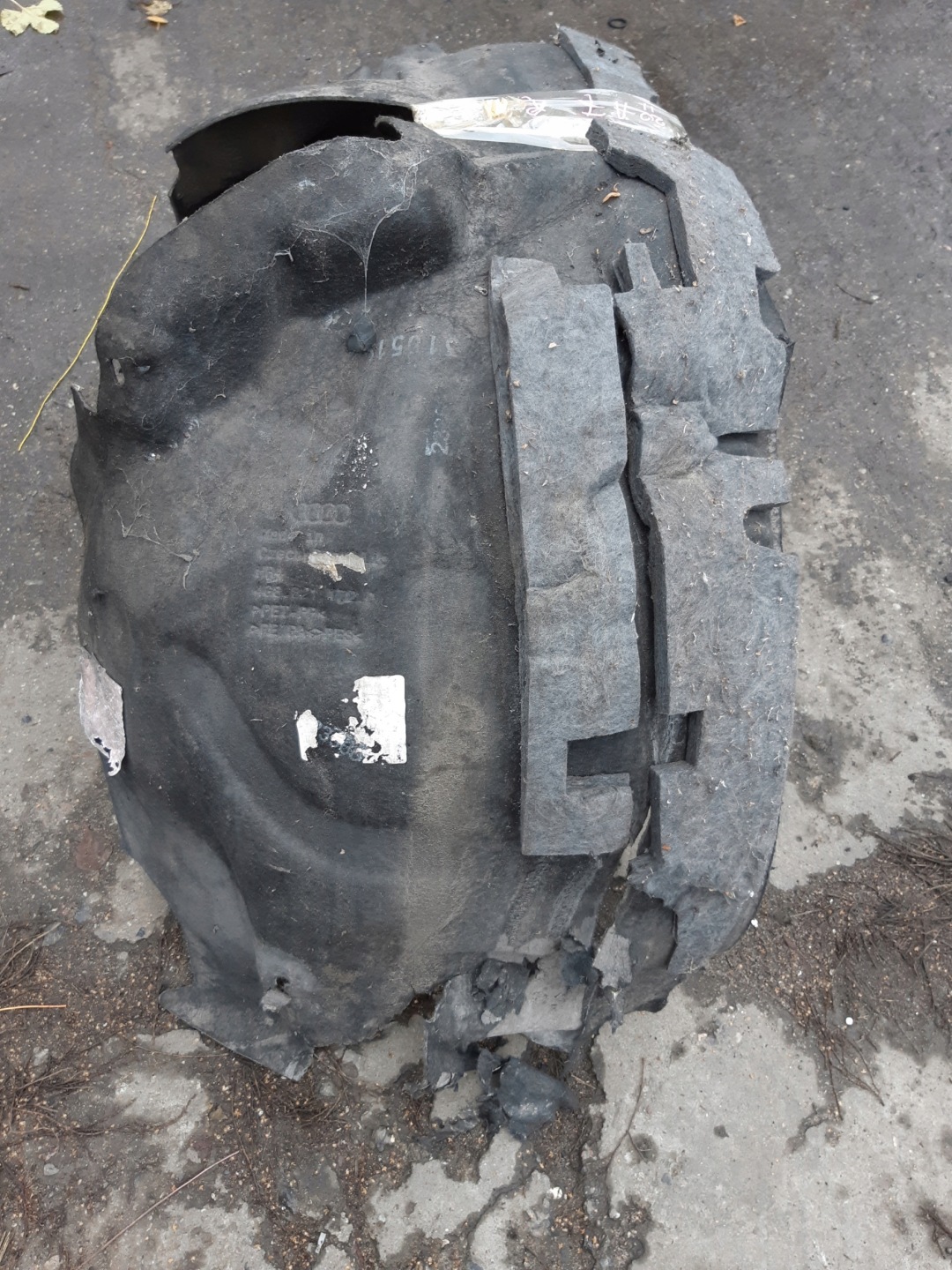 AUDI A7 4G mudguard side right front right front 4G8821172D