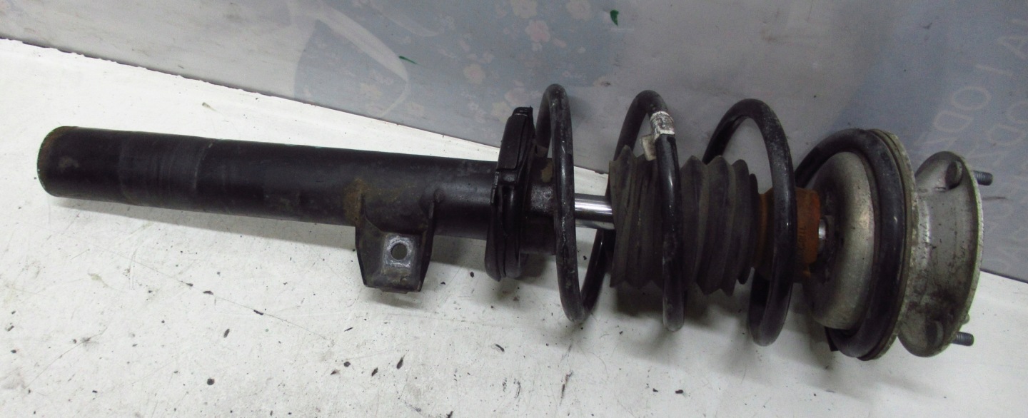 BMW E88 E82 2.0D shock absorber spring left front