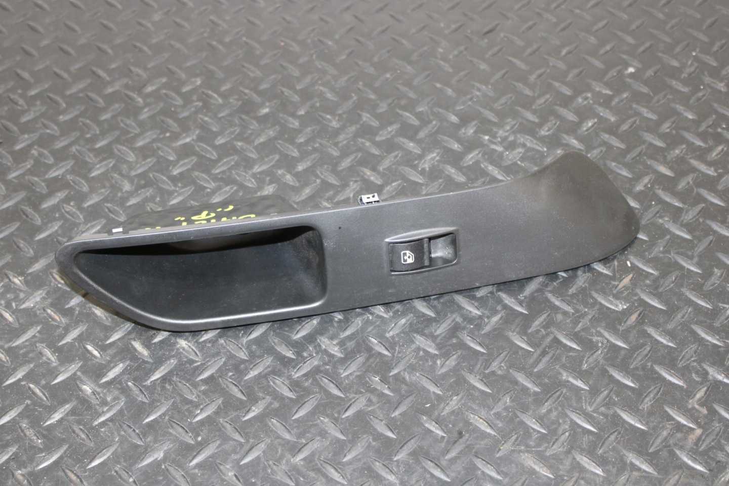 switch control of the window door right front IVECO DAILY IV 4