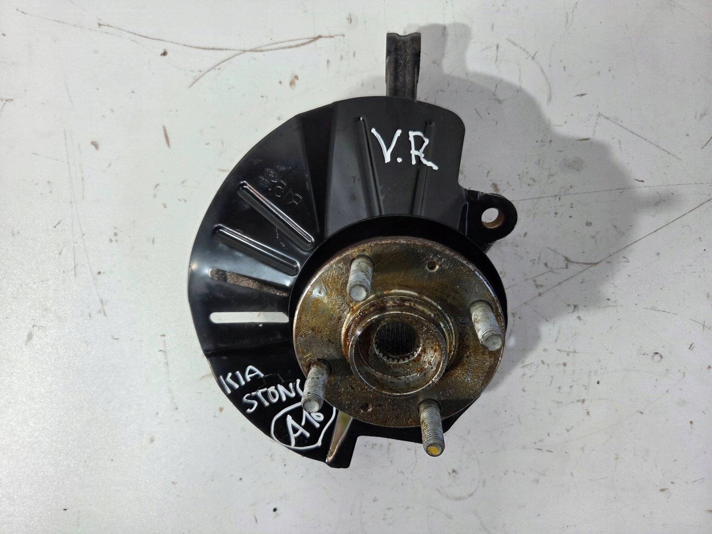 KIA Stonic swing front right RZ560500644230907 (A16)