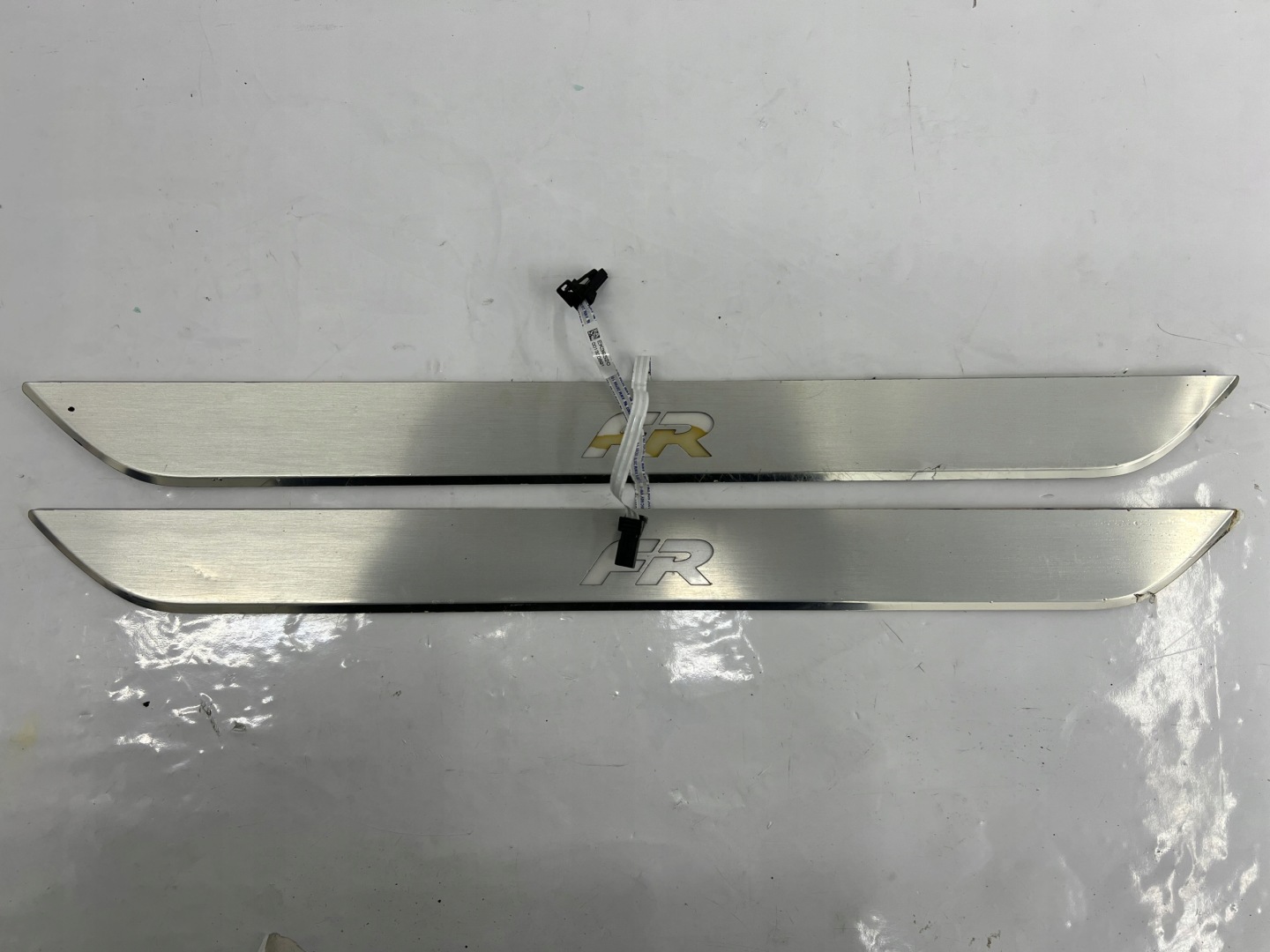 moulding threshold 2X LED SEAT LEON IV FR 20- 5FA947417A