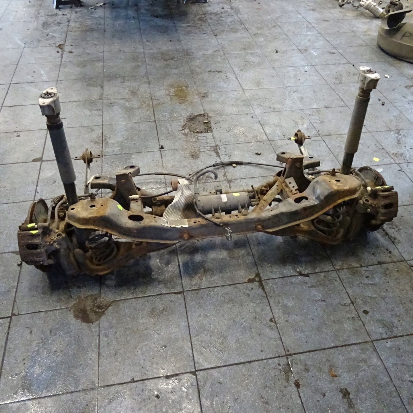 VOLVO C30 achse hinten träger