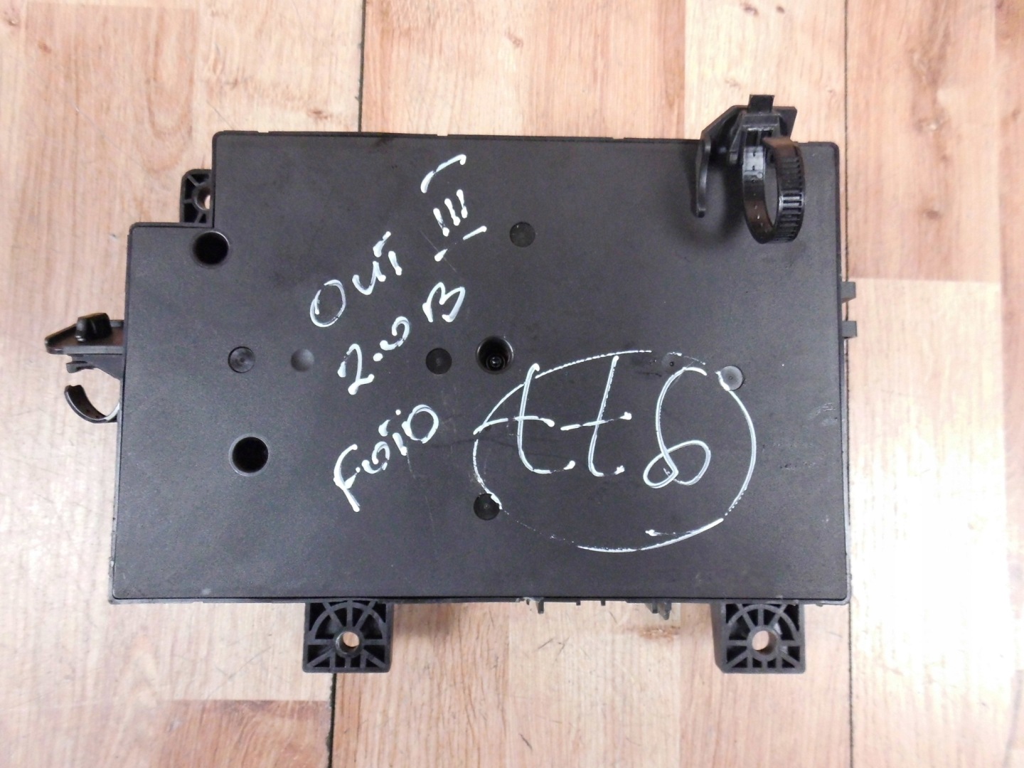 Mitsubishi Outlander III module control unit komfortu BSI BSM 8637B698