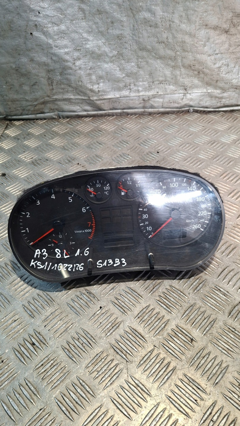 budíky AUDI A3 8L 1.6