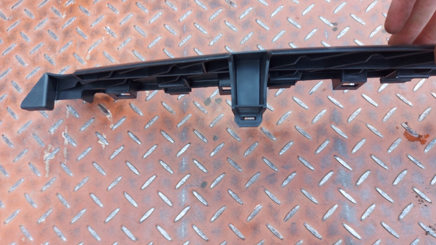 ABSORBER Traversa Paraurti posteriore SEAT LEON III KOMBI