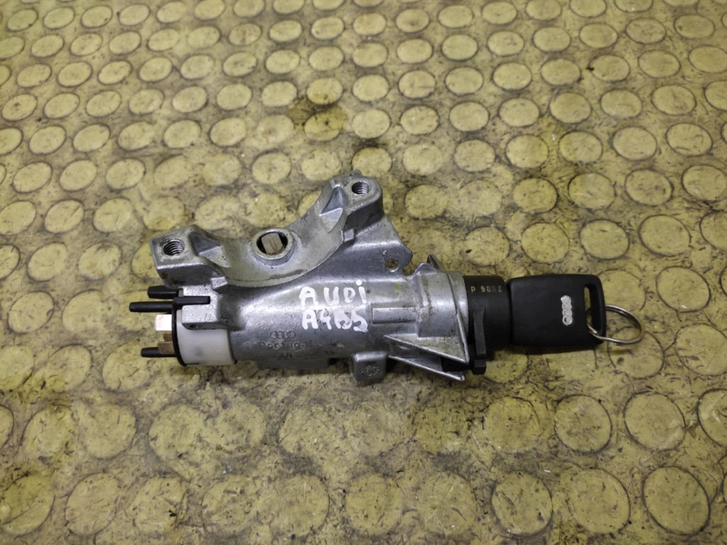 AUDI A4 B5 zapalování klíček 4D0905851