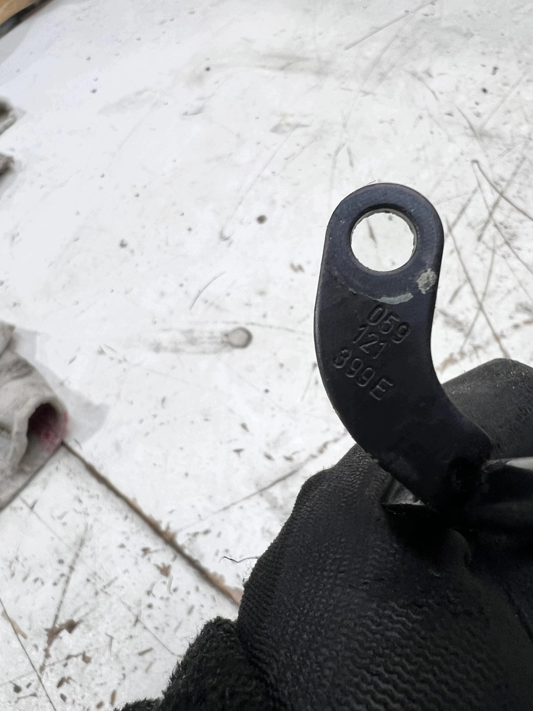 rohr rohr des wassers AUDI A6 C6 3.0 TDI 059121399E