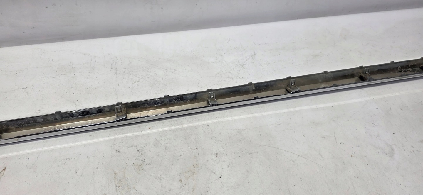 lišta pravá PRAHU LEXUS LS 18- originál 75857-50010