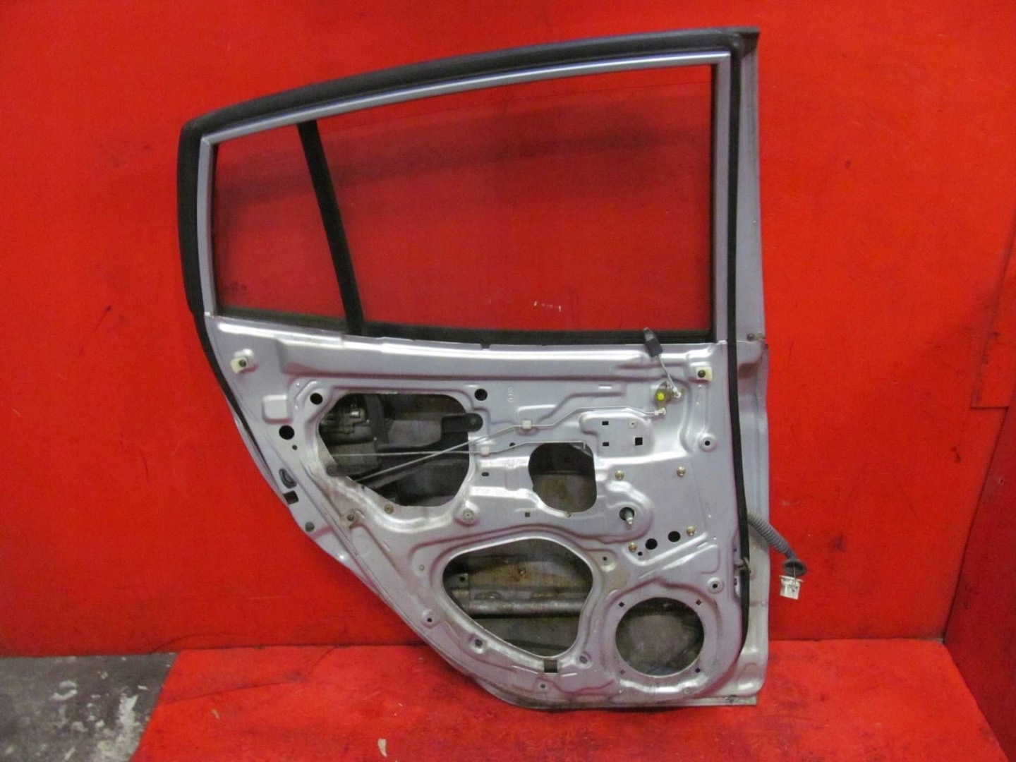 KIA PICANTO and 1 03- door left rear part rear. silver S3