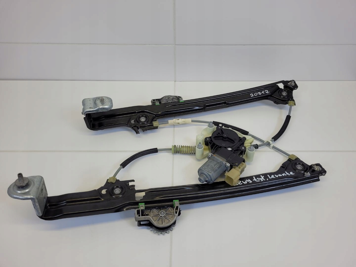 window regulator electrical rear part left side Maserati Levante 2017 670032861