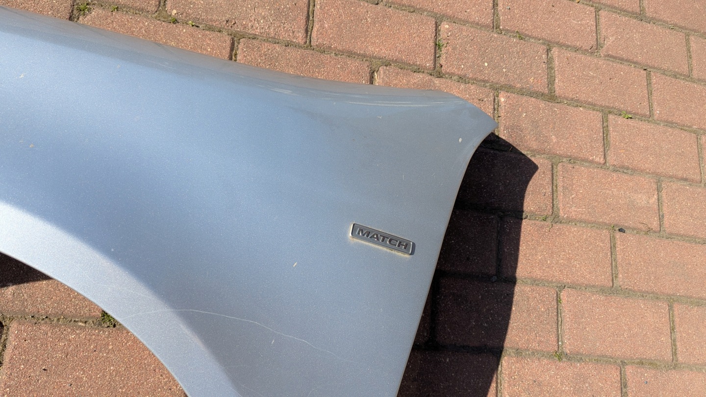 fender left front VOLKSWAGEN VW GOLF 6 KOMBI 2009R.