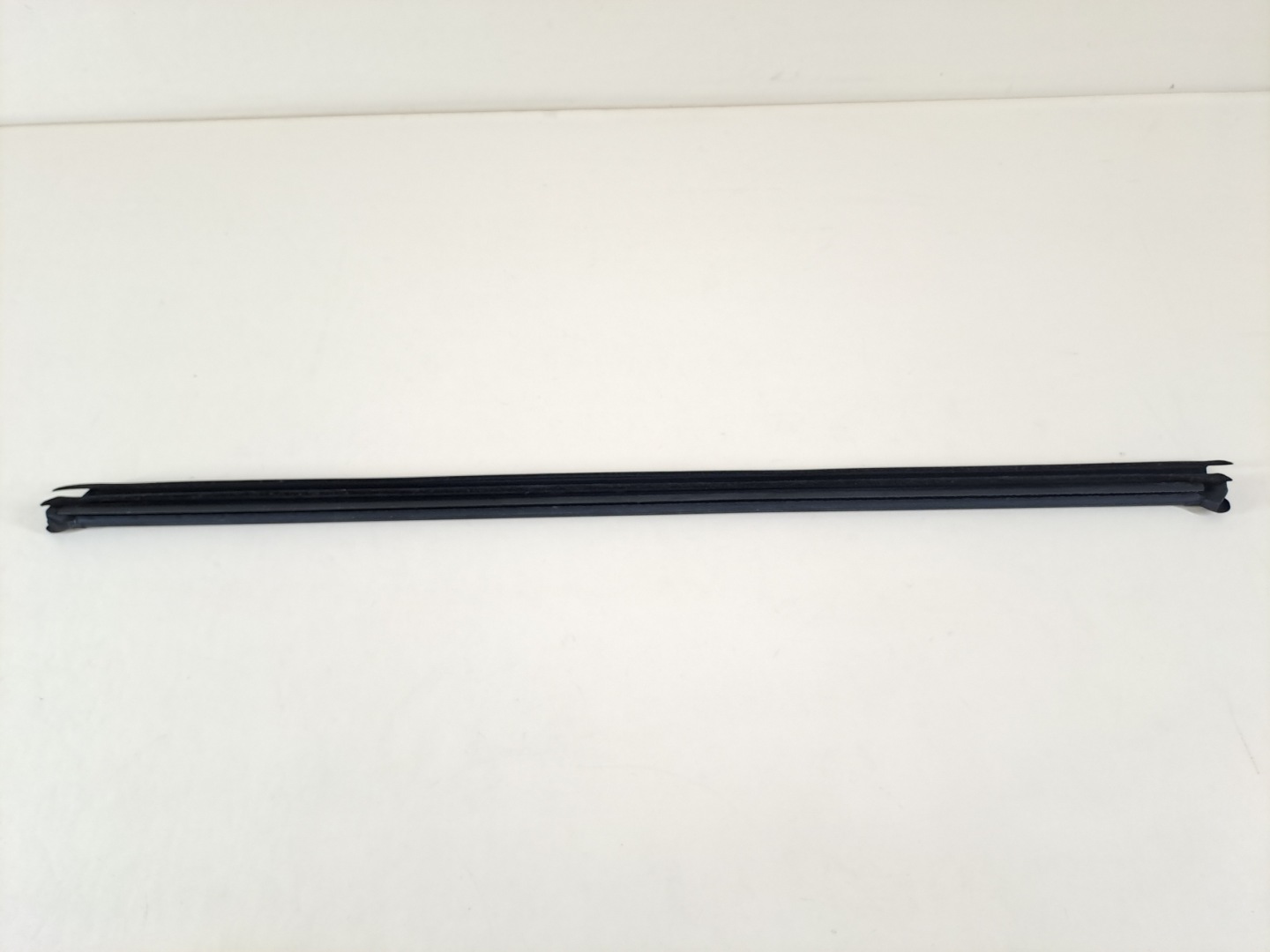 moulding door dust left front inner SKODA SUPERB 3 III 19r