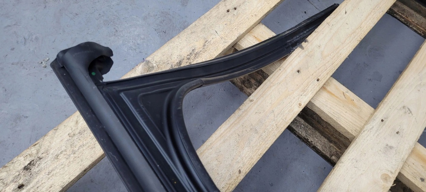 A6 C7 4G LIFT gasket windows left rear part SLINE KOMBI