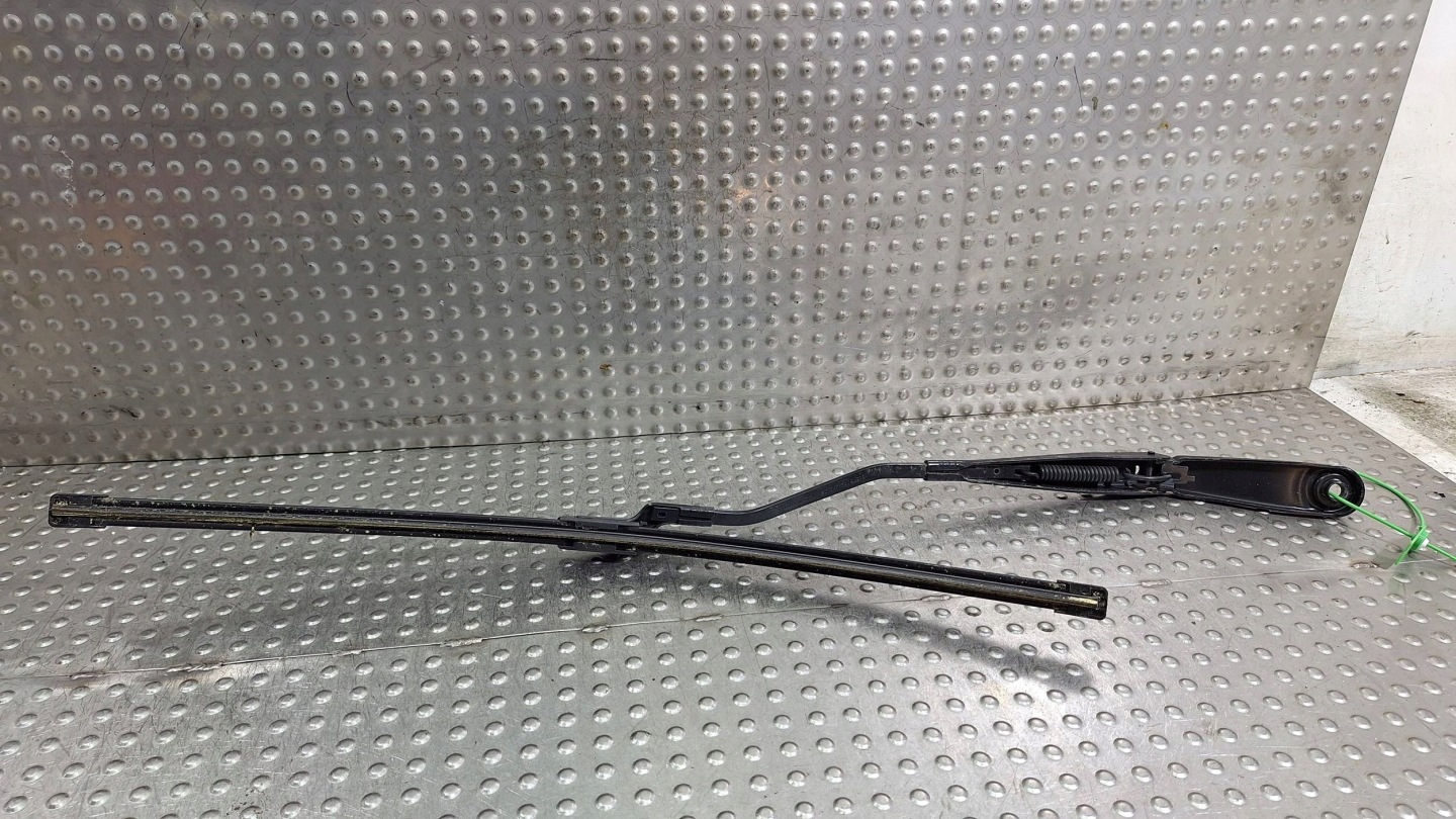 wiper arm left front 31276059 VOLVO V40 II