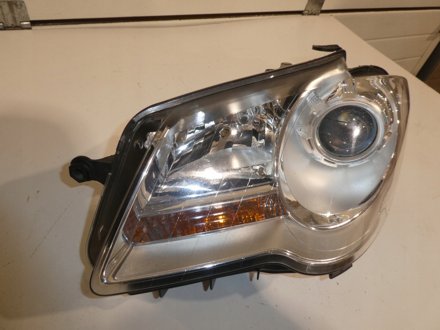 VW TOURAN 1 and LIFT 06-10 light left front 1T1941005B