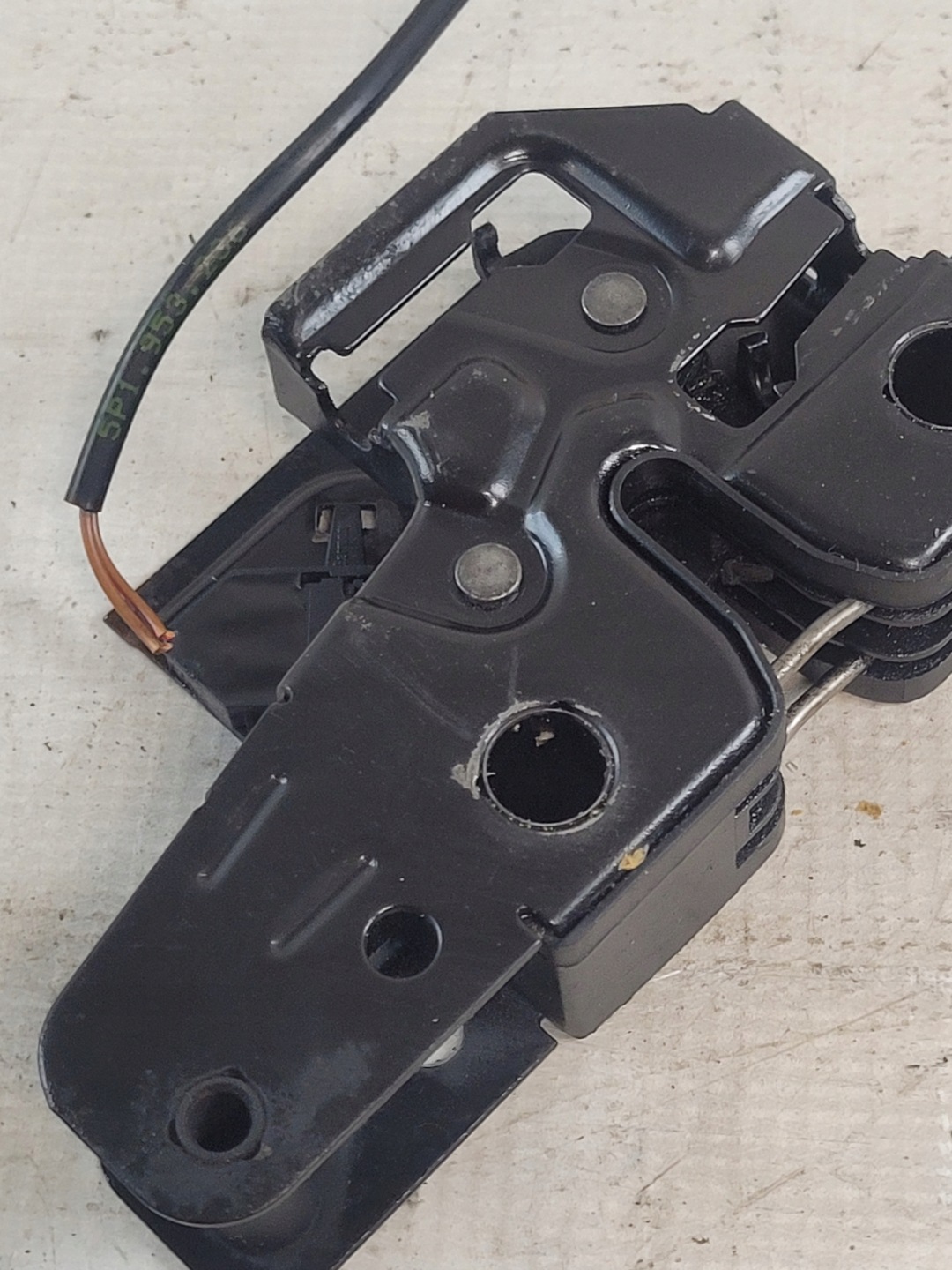 bonnet latch lock OE SEAT ALTEA 05r.