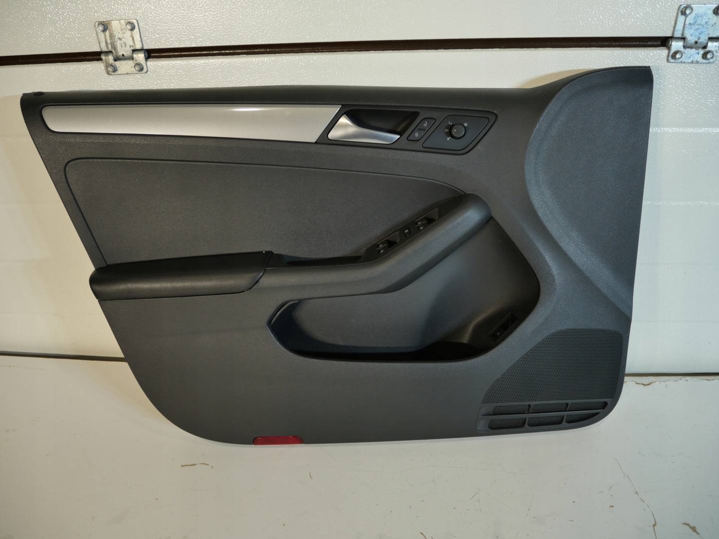 VW Jetta VI 5C side door left front 5C7867011A