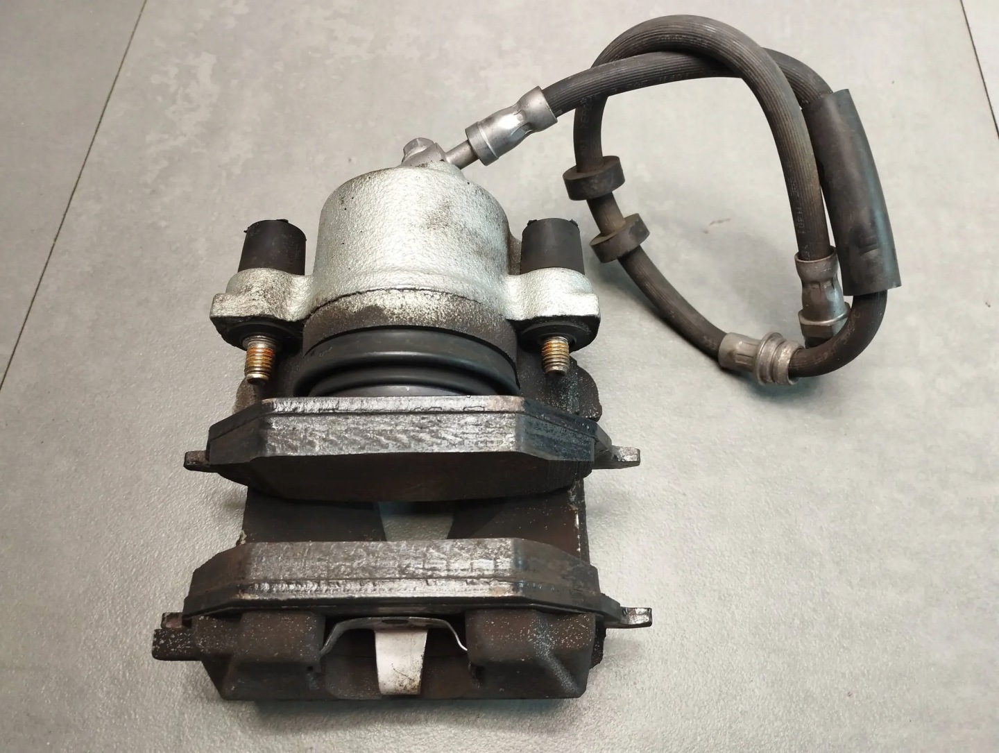 Audi A1 1.6 TDI caliper right front