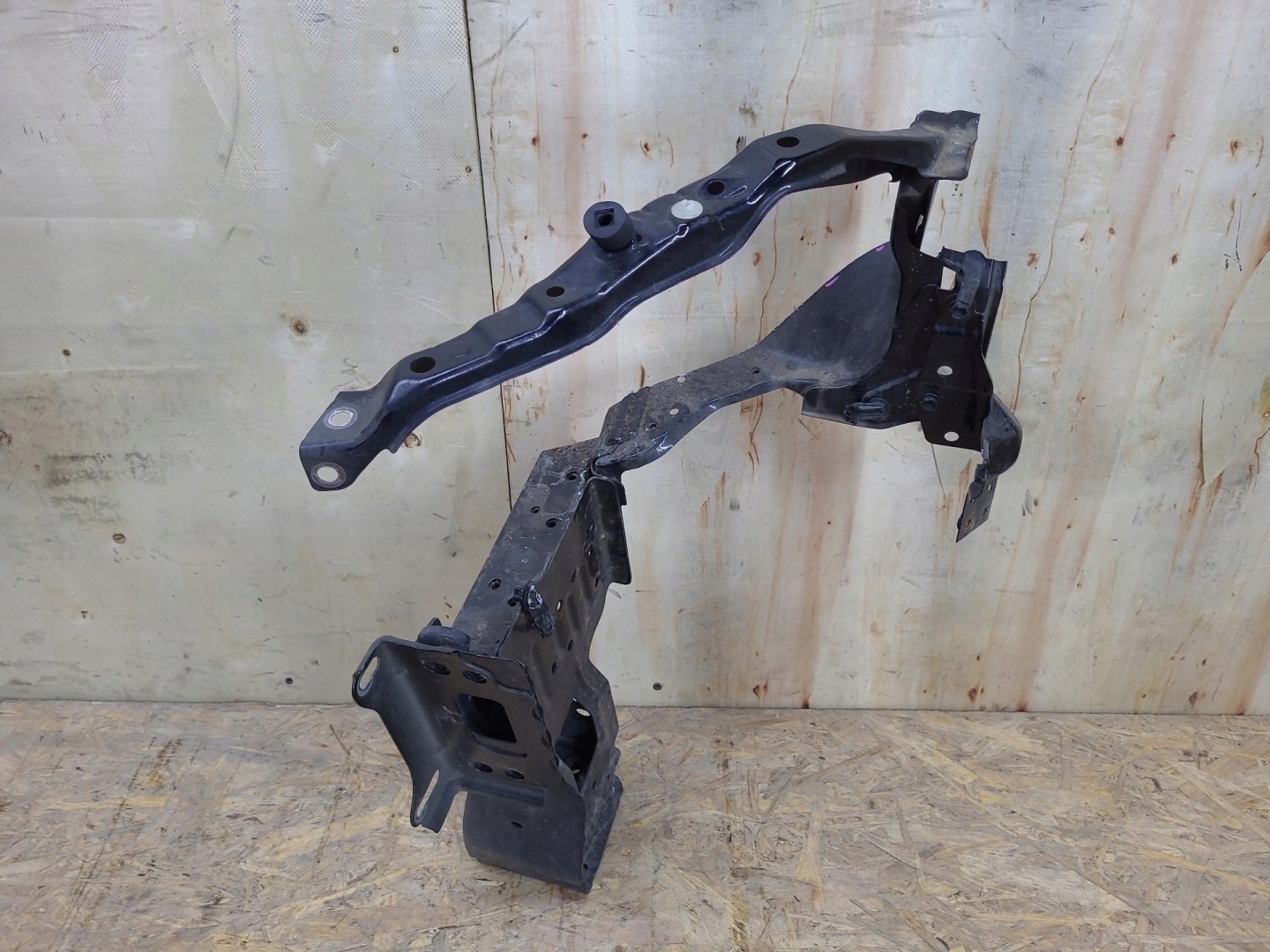 quarter front left side Toyota Prius plus ZVW40 2012