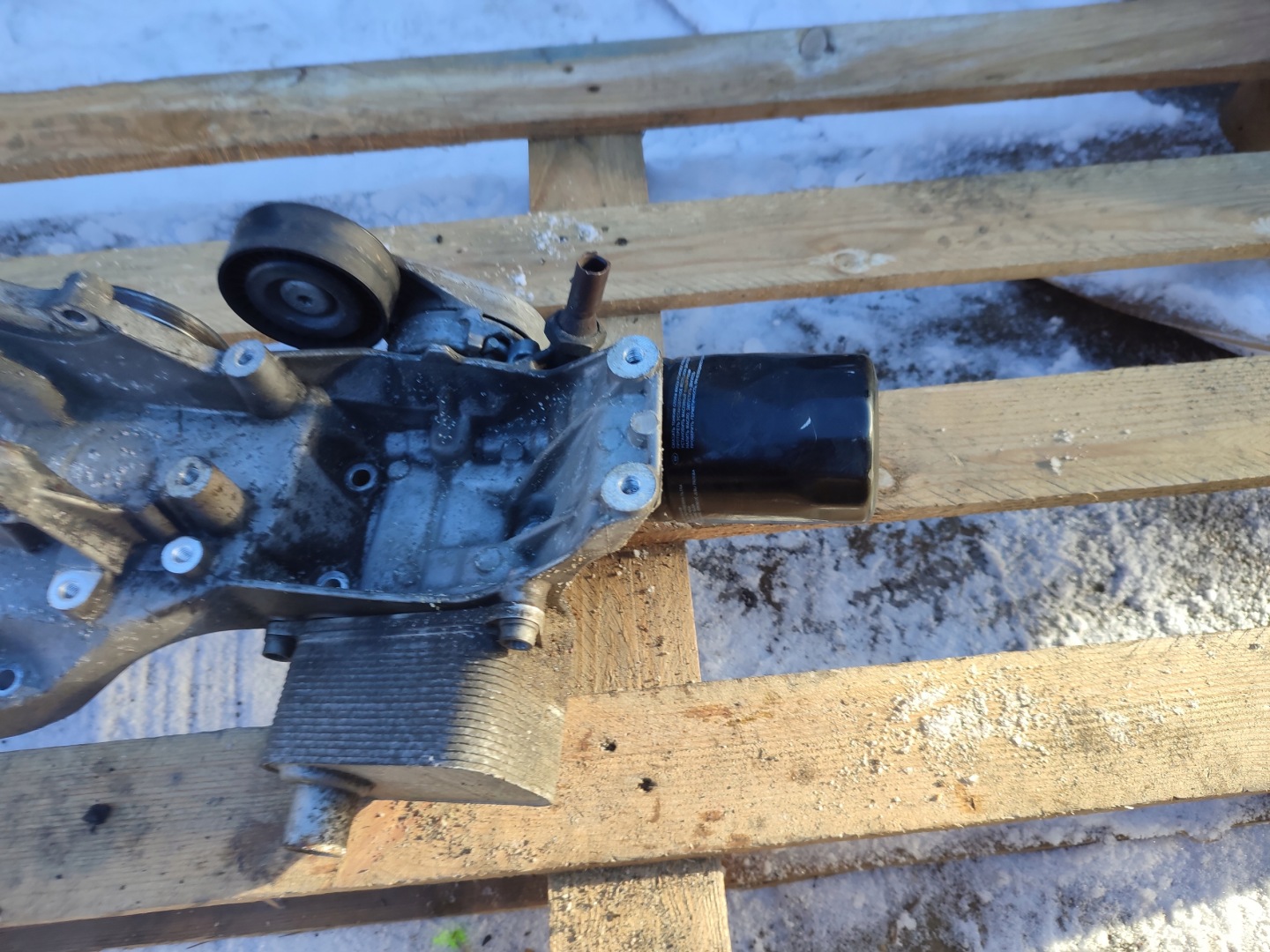 Stütze ALTERNATORA Ölfiltergehäuse AUDI A4 B8 1.8 TFSI 06H903143E