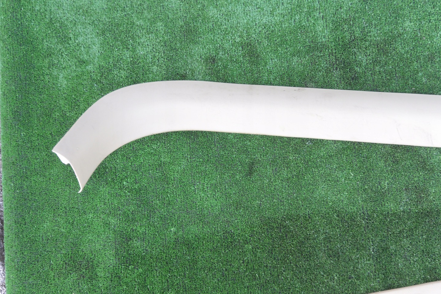 cover of the threshold front cap KPL LEXUS GS III 450H