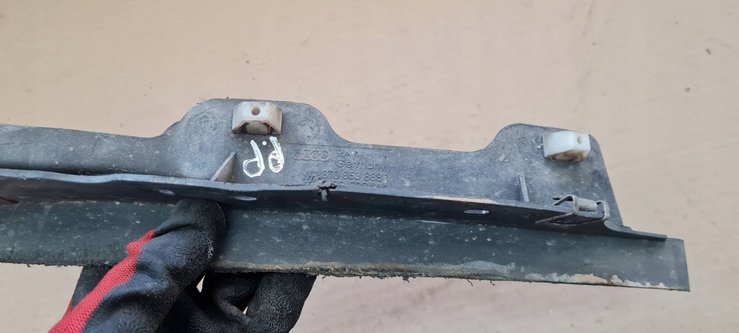 A5 8T LIFT SPOILER mudguard flap NADKOLA right front 8T0853888F