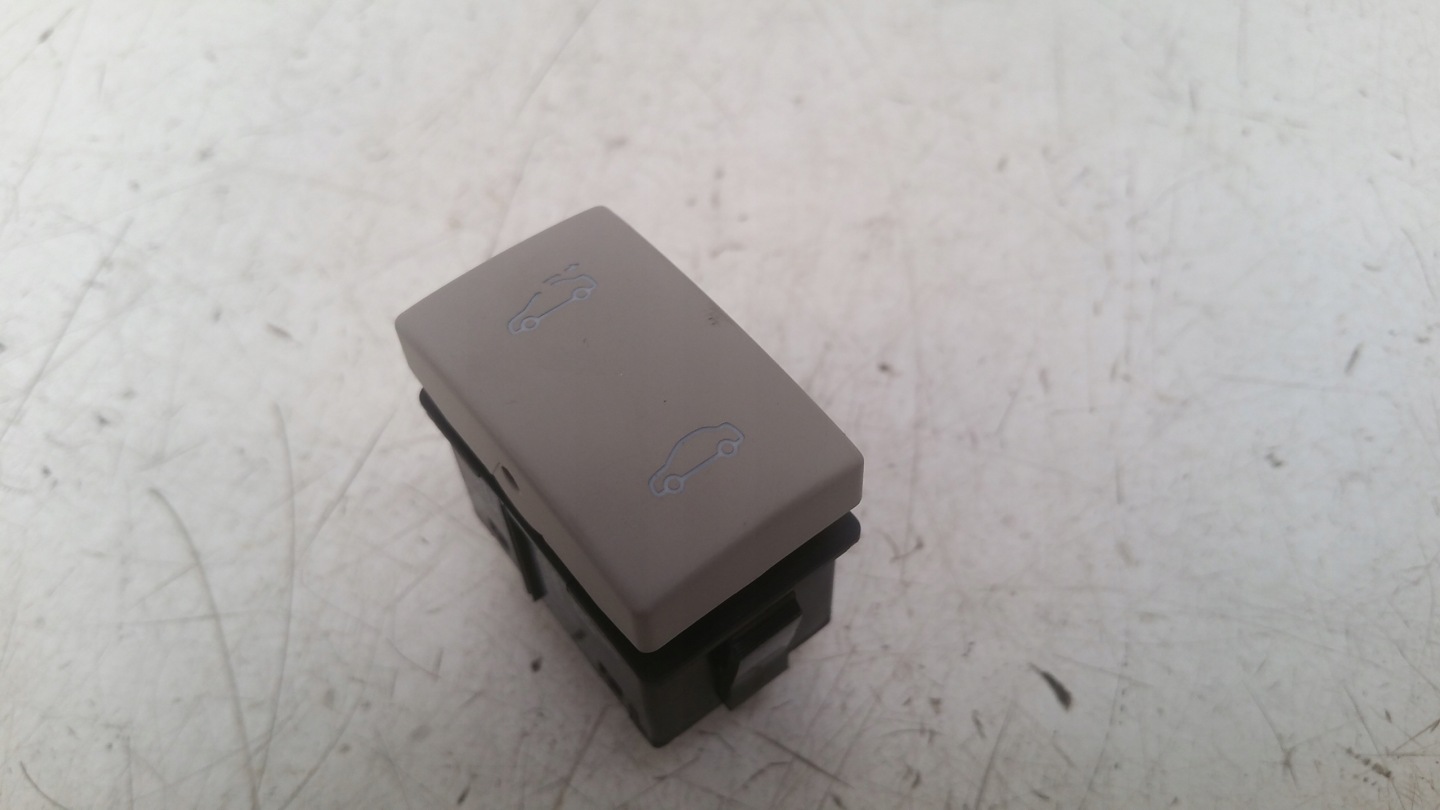 Bouton du capot Opel Astra J